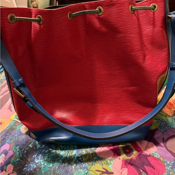 Louis Vuitton Red, Green, Blue and Blue Shoulder Bag - Picture 16 of 16